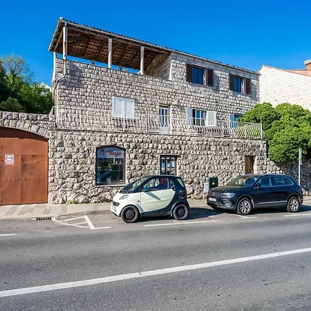 Apartment Sisic *